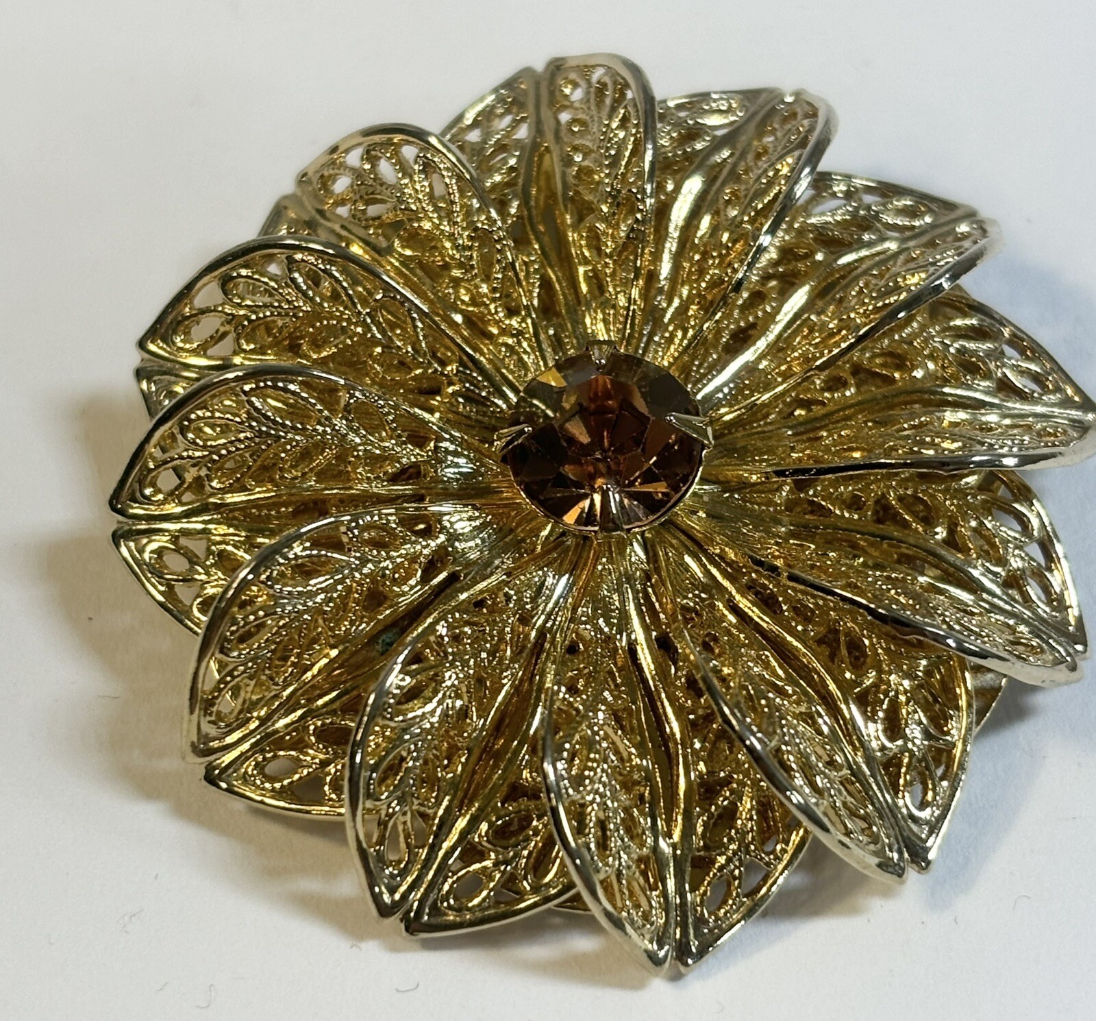 Vntage Gold Tone Crystal Center Flower Scarf Clip 39mm
