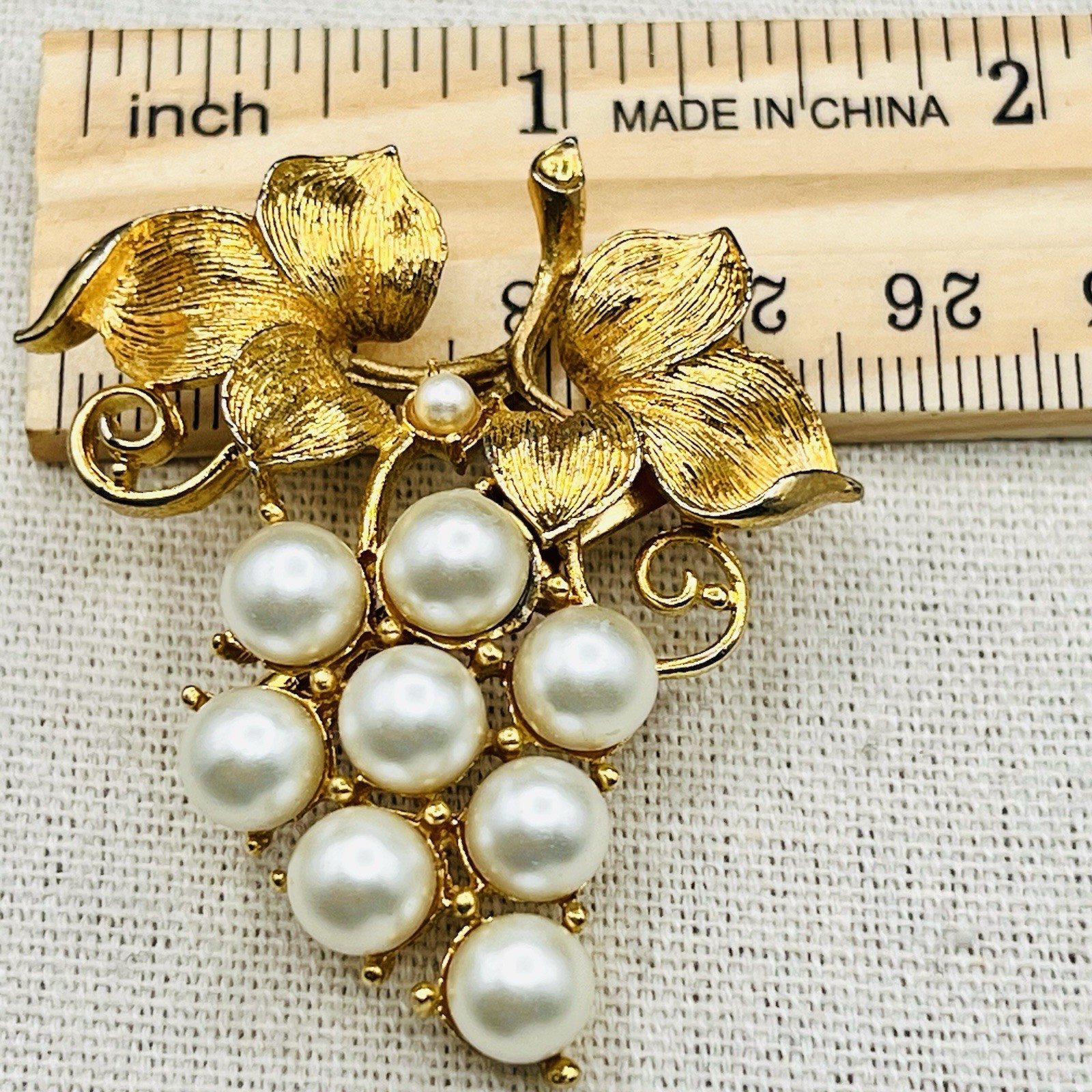 Vintage Faux Pearl Grape Cluster Brooch Gold Tone Textured Leaf Floral Estate