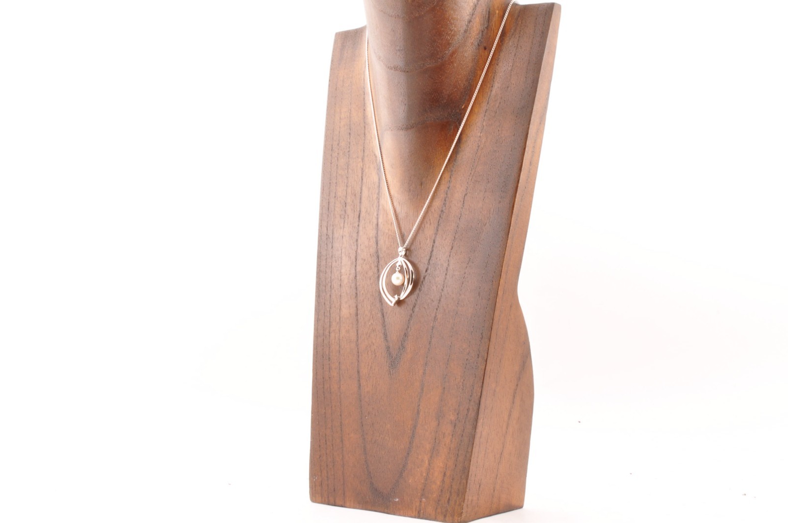 Near mint Japan brand “MIKIMOTO” Akoya pearl pendant 925 silver (total 18.7ct).