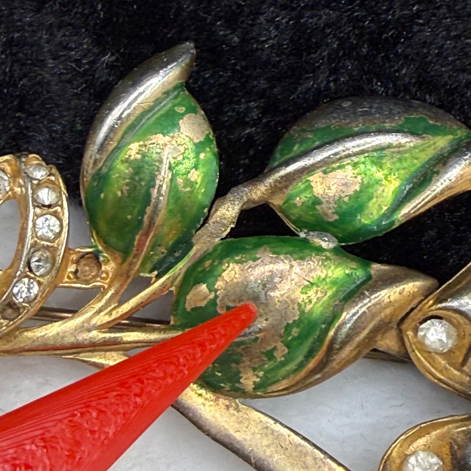 Vintage Pot Metal Brooch Rhinestone Blue Green Flower Gold Tone Enamel READ