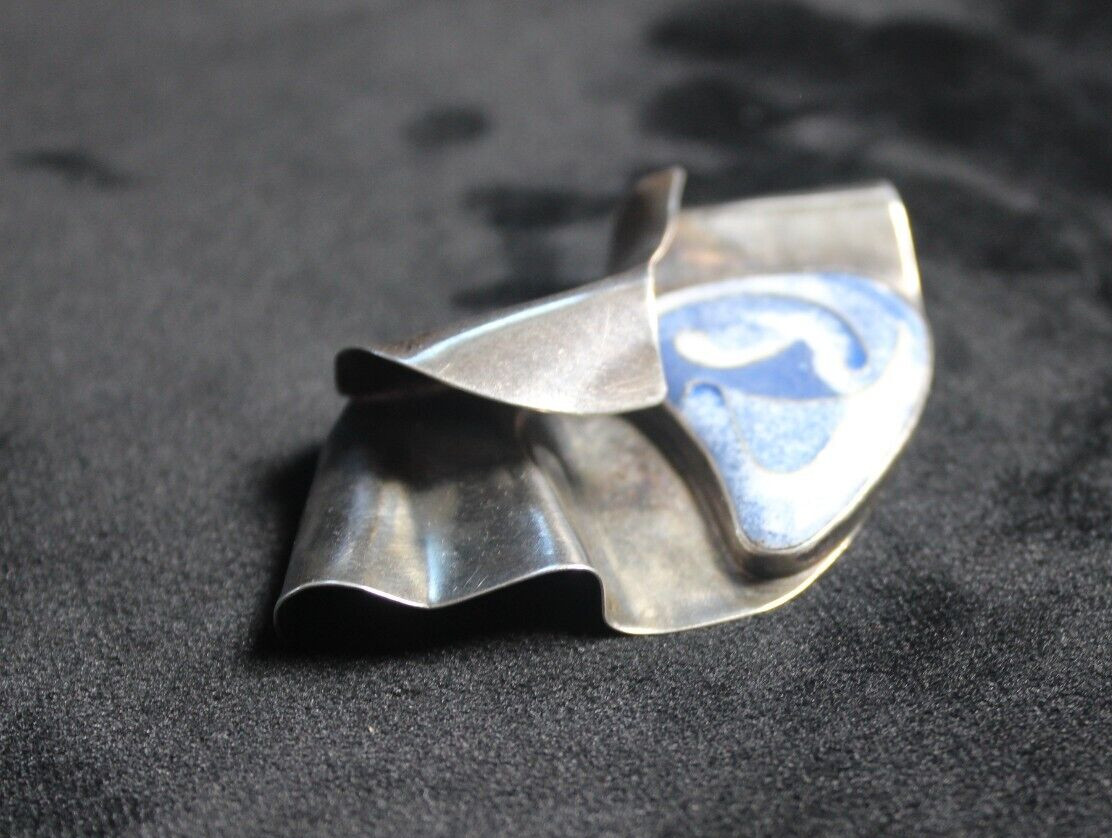 Donna McAfee 1987 Rippling Wave Sterling Silver Enamel Modernist Brooch Pendant
