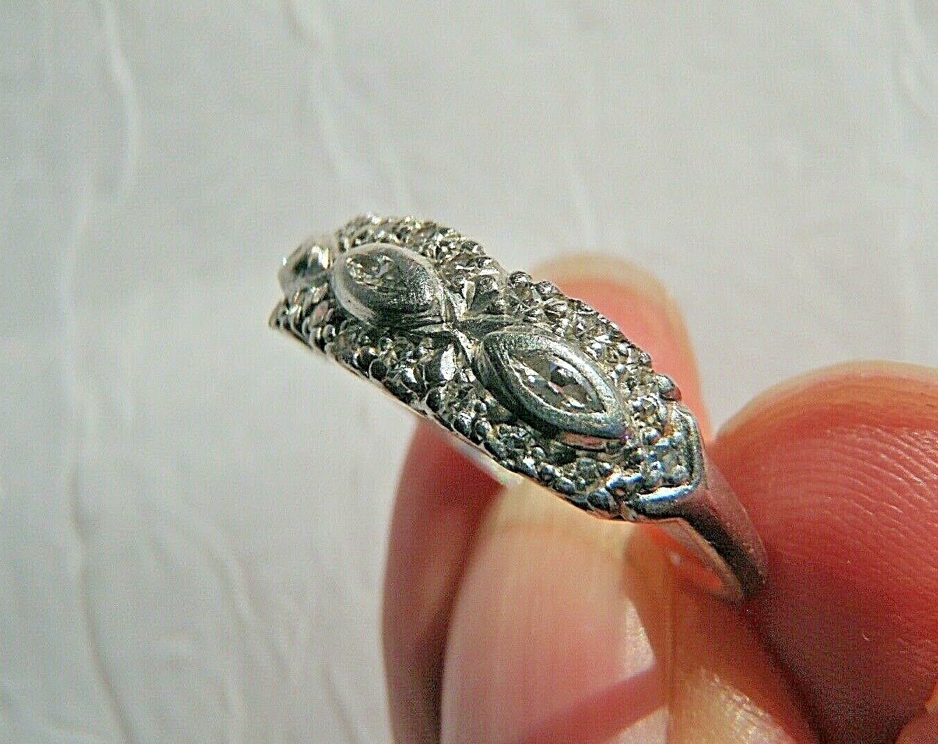 RARE LOVELY ART DECO ANTIQUE PLATINUM DIAMOND WEDDING BAND or RIGHT HAND RING!