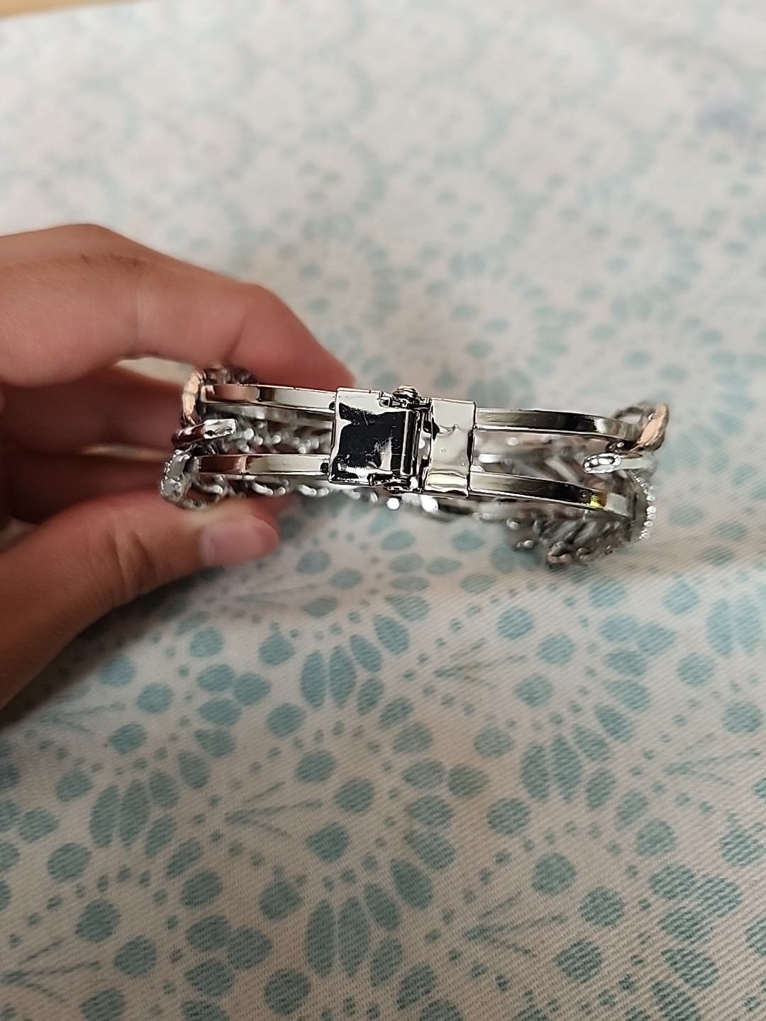 Vintage Silver Toned Hinged Bangle Bracelet Floral/Leaf Motif MCM