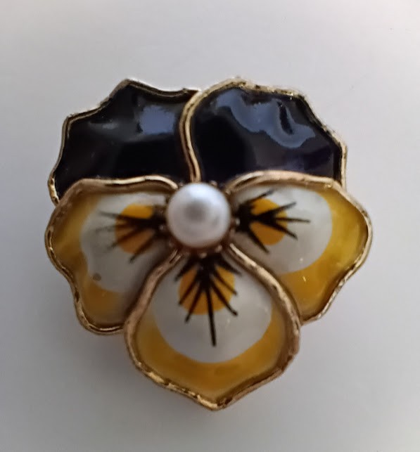 Vintage PAIR of Enamel Painted PANSY Flower Faux Pearl SCATTER Brooch Pin (2 PC)