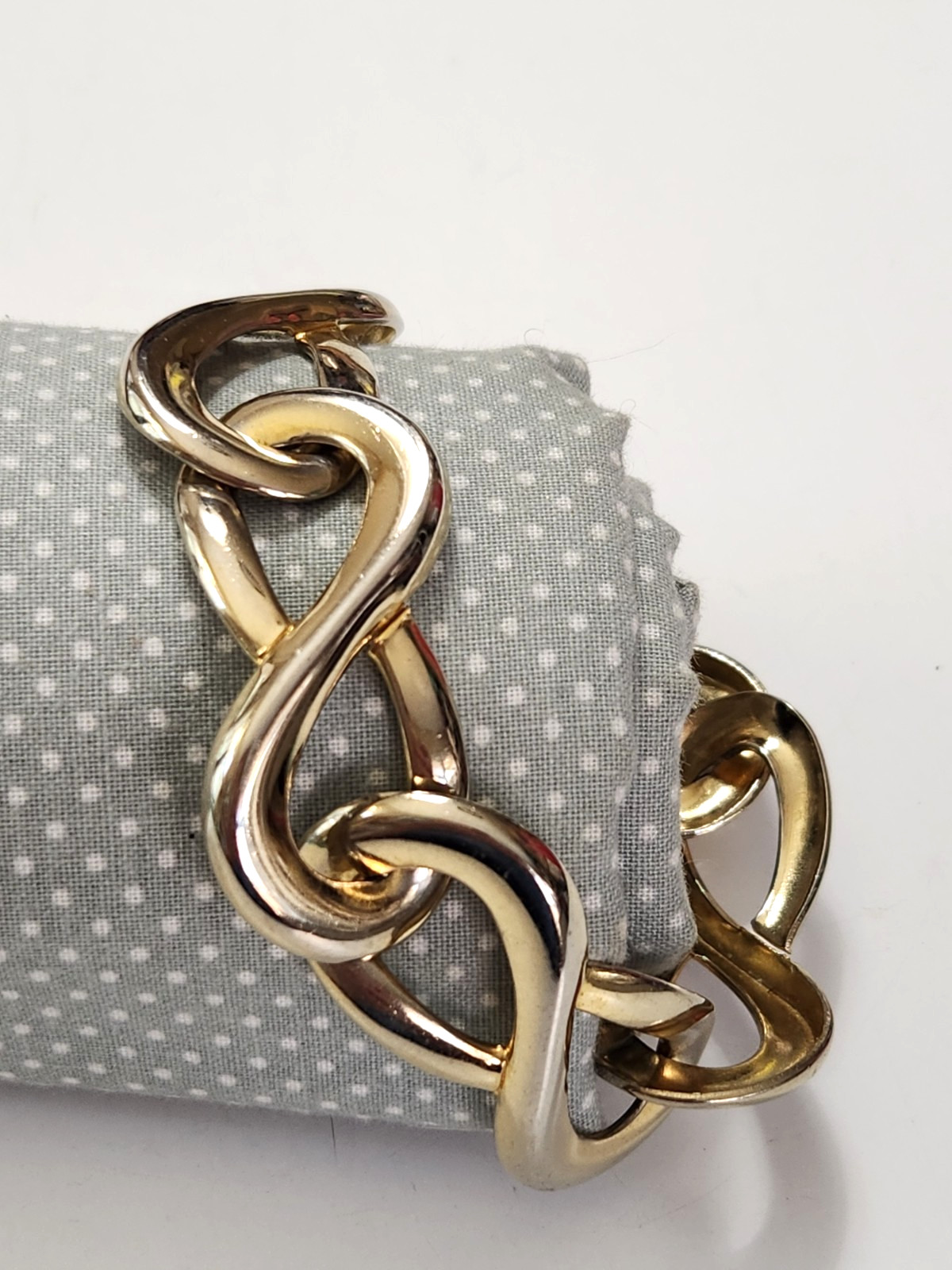 Vintage Goldtone Bracelet Large Infinity Link Fashion Business Casual Retro