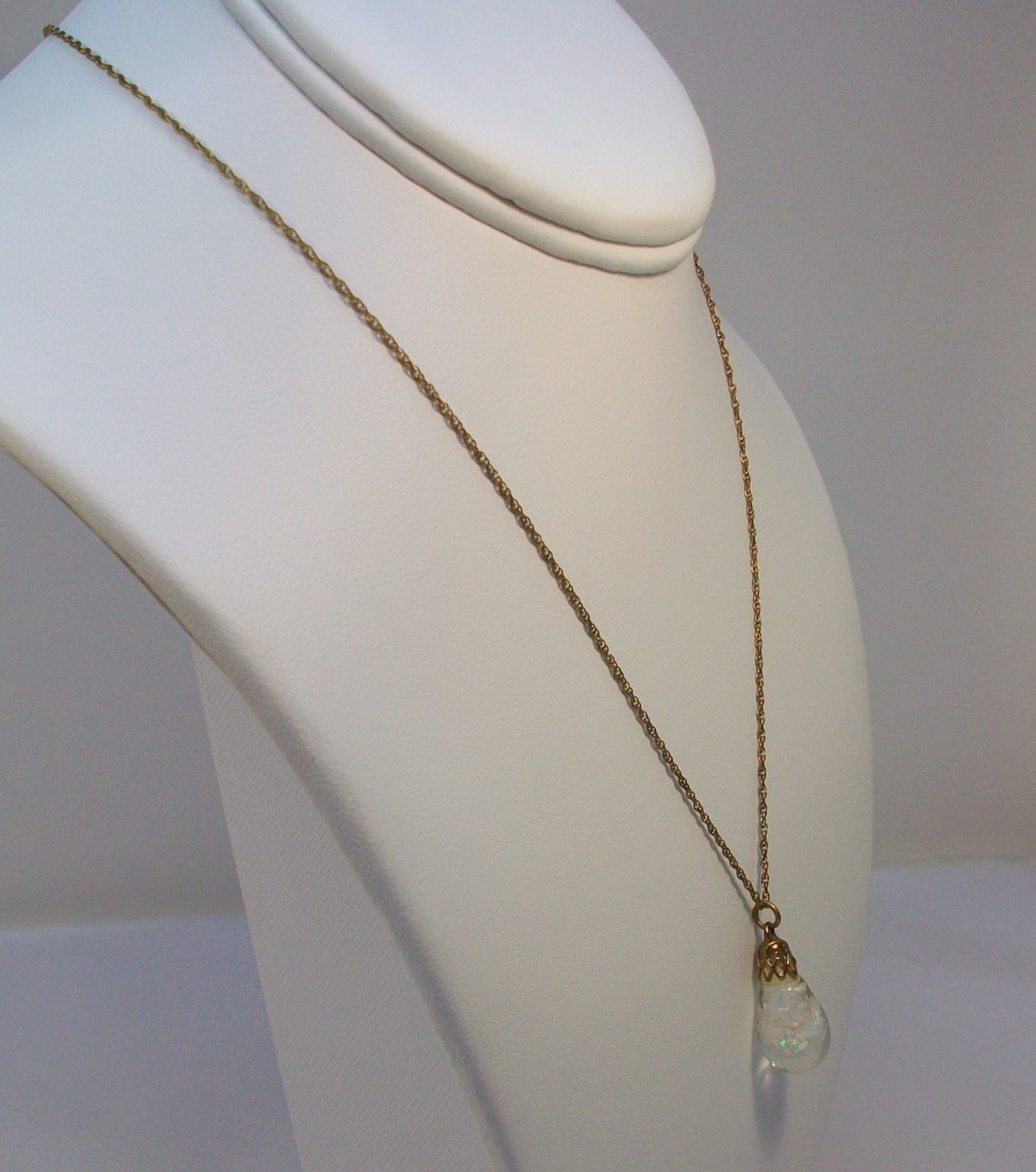 Vintage FLOATING OPAL Teardrop Pendant Gold Filled 18″ Chain Necklace