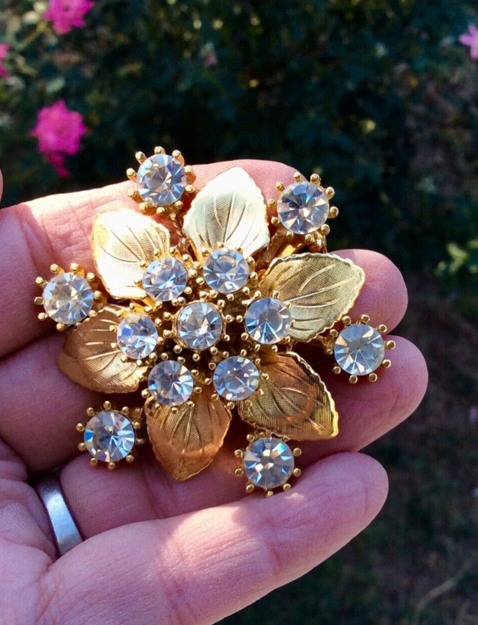 Big Domed Flower Brooch Pin Sparkle Rhinestones 2 1/8″ Gold Tone 3D Vtg Costume