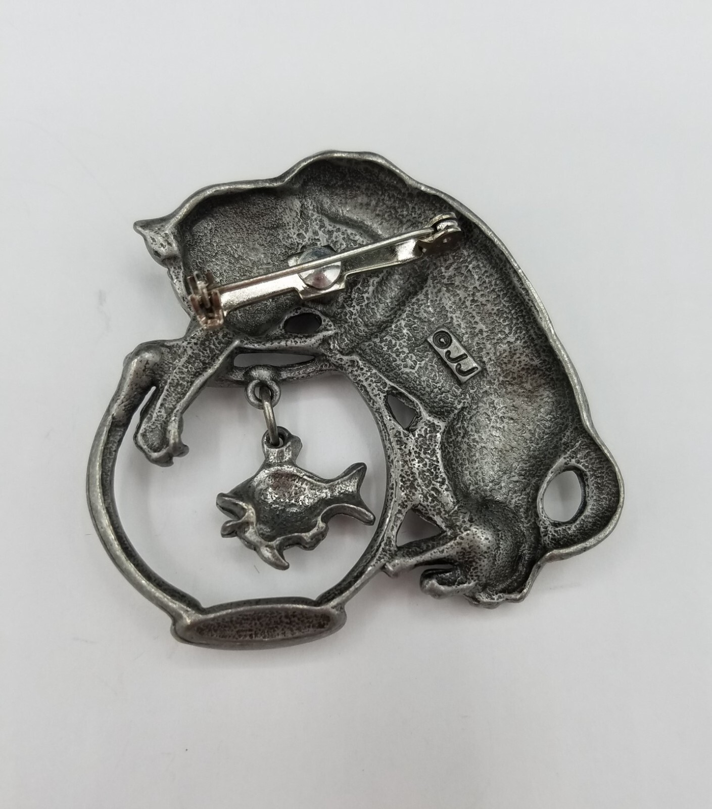 Set of 4 JJ Jonette Brooches Cat Catching Fish, Cow, Bunnies, Casa House – READ