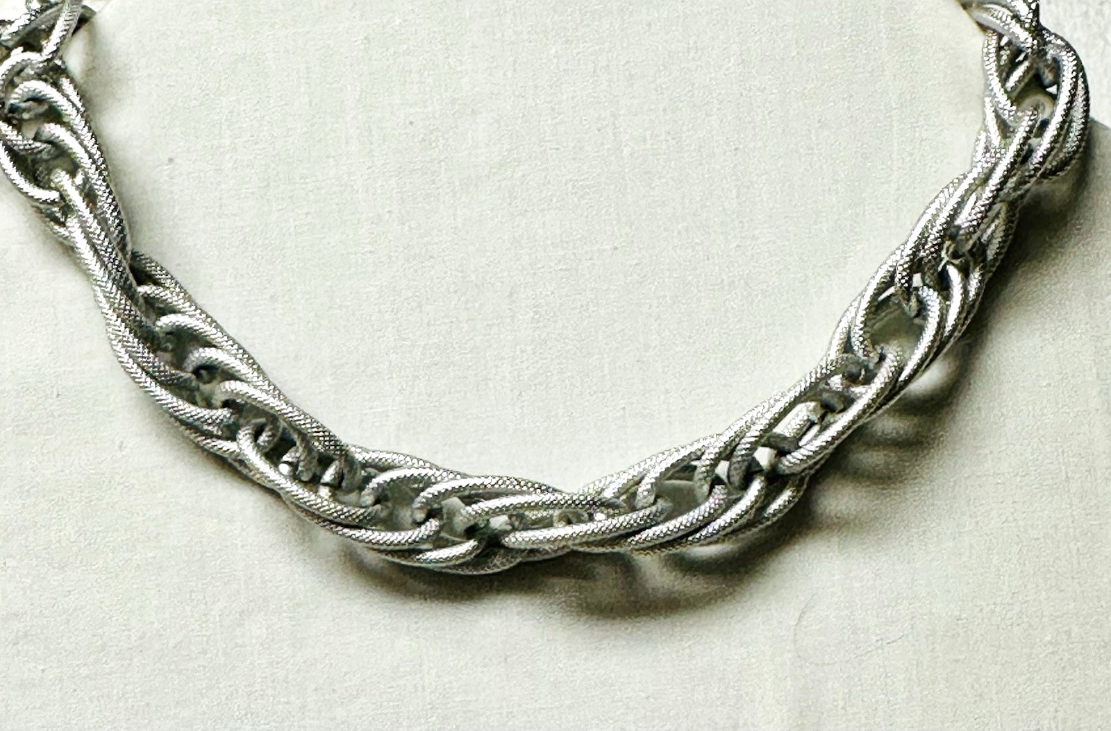 Silver Tone Aluminum Chunky Textured Oval Link Chain Choker Necklace n0157