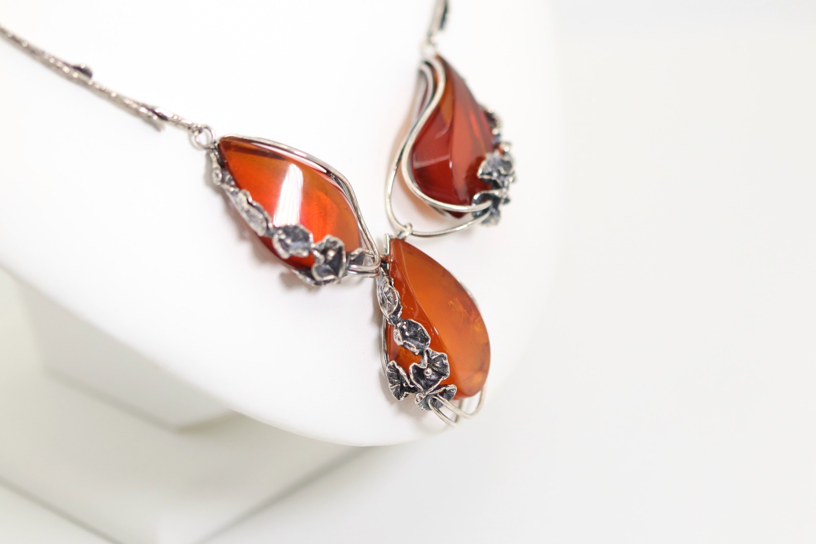 Vintage 925 Sterling Silver Amber Flower Floral Pendant Necklace L: 45cm