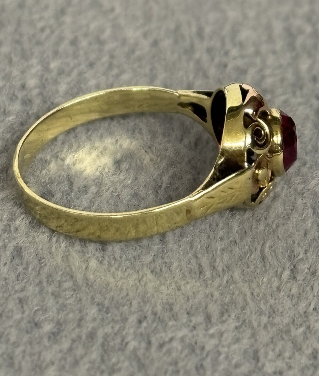 Vintage 14k Gold Ruby Ring Size 7.5 Please See All Pictures & Read Description