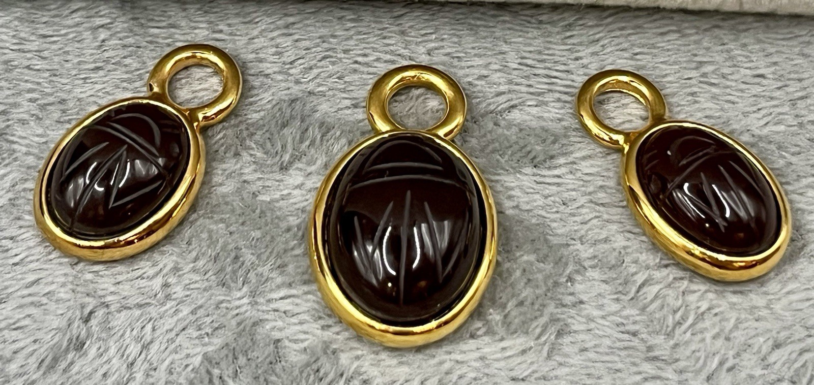 Egyptian style Carved scarab & Gold Tone Shell Interchangeable Necklace Set 12pc