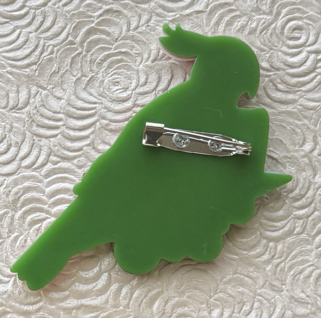 Vintage style parrot bird acrylic brooch pin