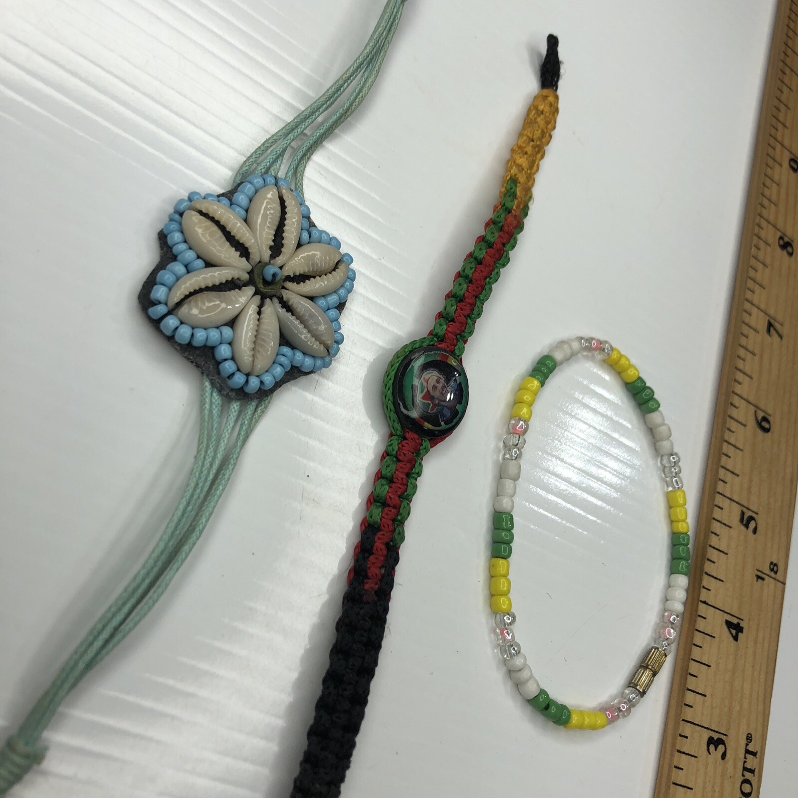 X1 Lot Vtg Retro Bracelets Glass Headed Jamaica Bob Marley Woven Hemp Green Red