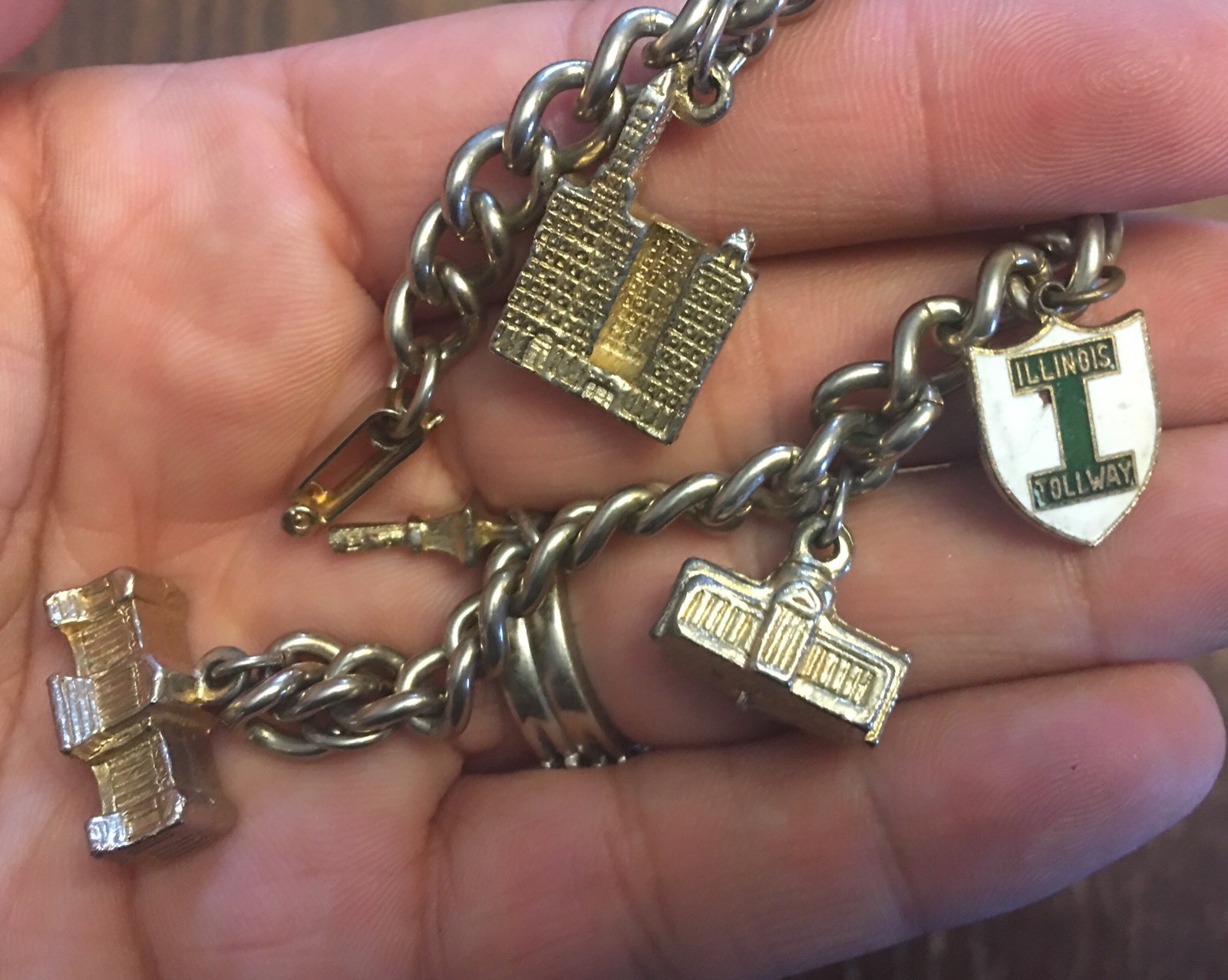 Vintage Gold Plate Multi Charm Bracelet Monuments Buildings Signs Chain Bracelet
