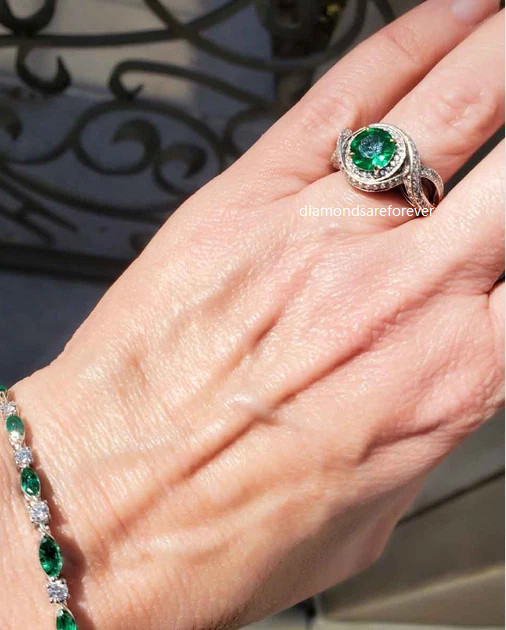 Gorgeous 1.85CT Vivid Green Round Cut Emerald With White CZ Fabulous Fine RingFN