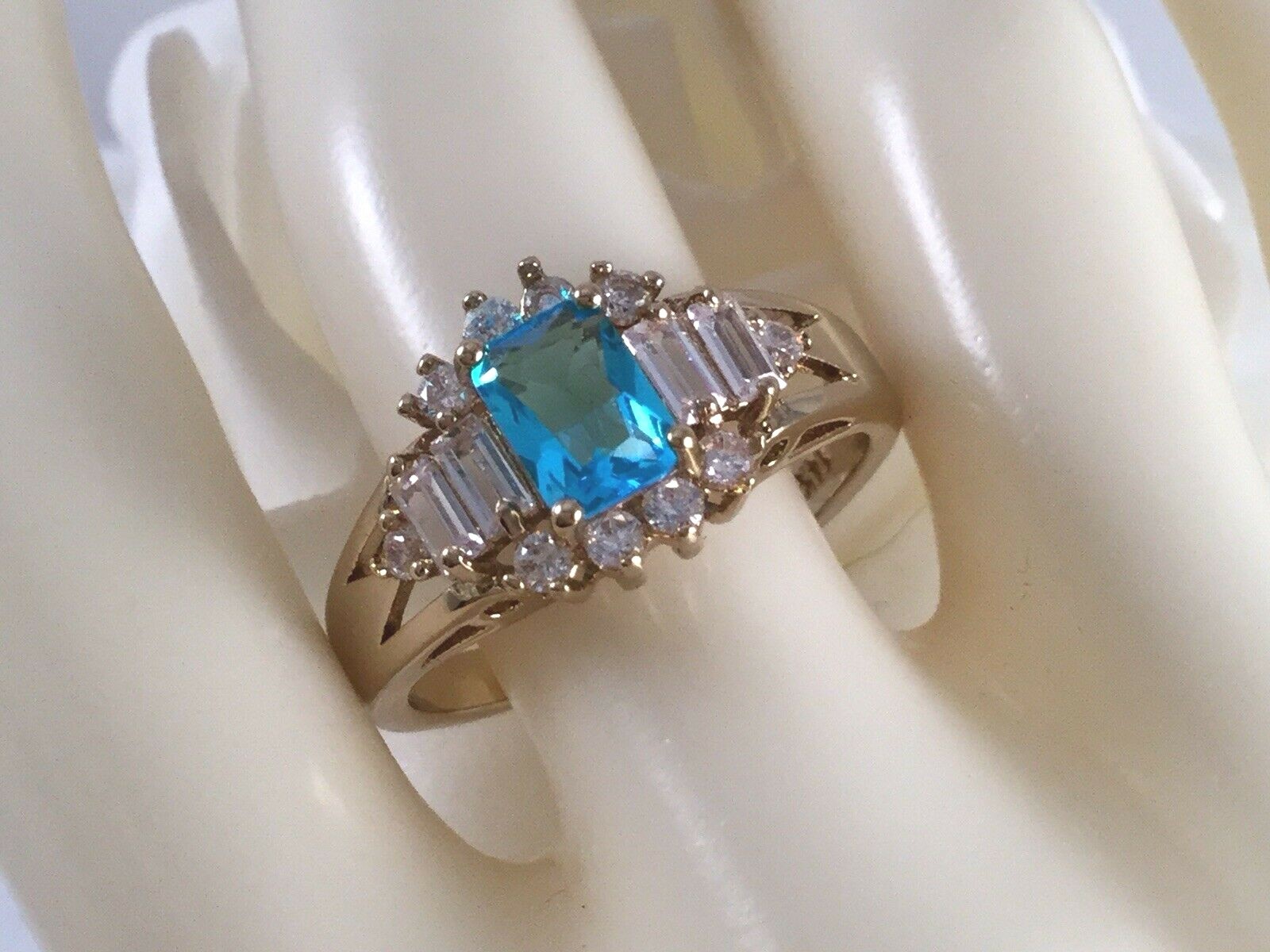 Vintage Jewellery Gold Ring London Blue Topaz White Sapphires Antique Jewelry