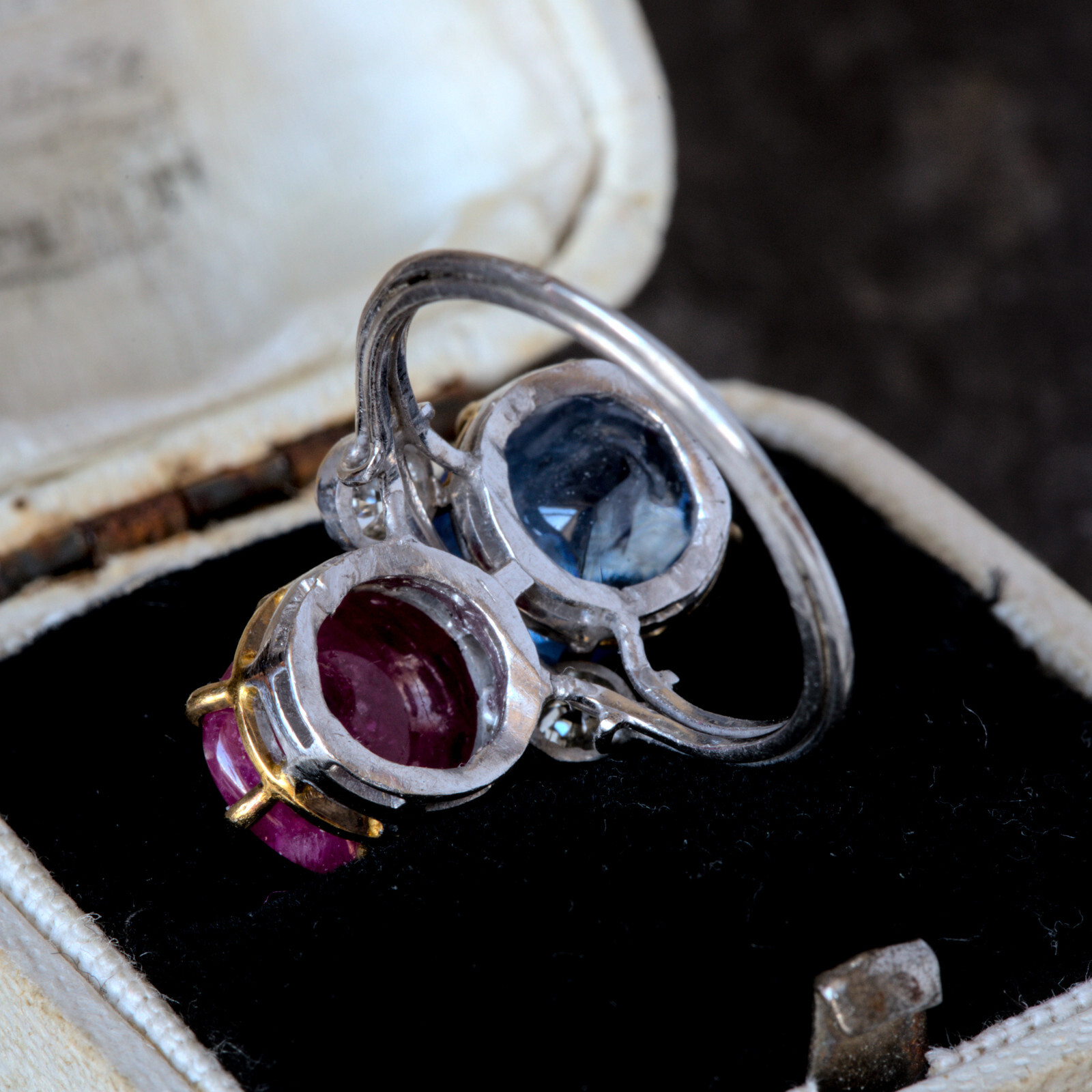 SPECTACULAR LARGE VINTAGE 18K GOLD CEYLON SAPPHIRE BURMESE RUBY DIAMOND RING