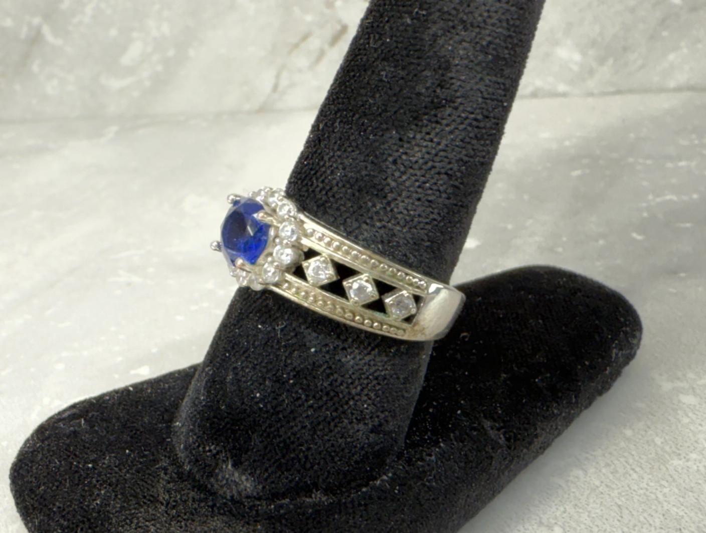 Beautiful Silver Tone Sapphire Blue Crystal Ring Size 7