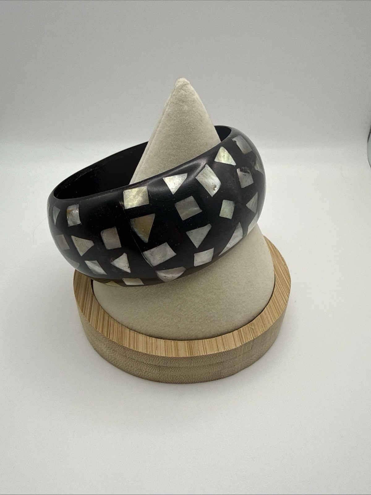 Vintage Bracelet Wood Shell Acrylic White Black Bangle
