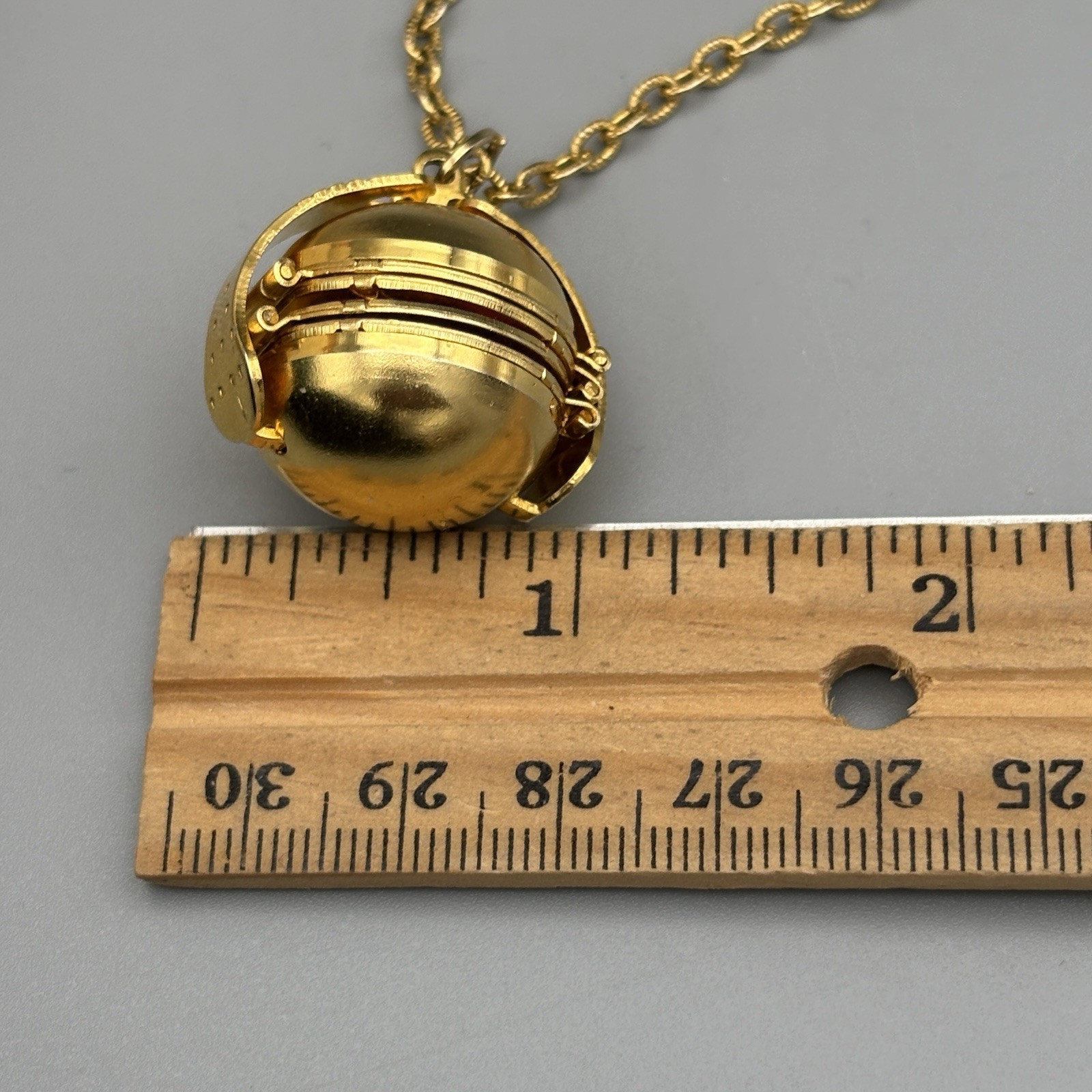 Vintage Ball Locket Pendant Necklace Folds Out Excellent! 26″