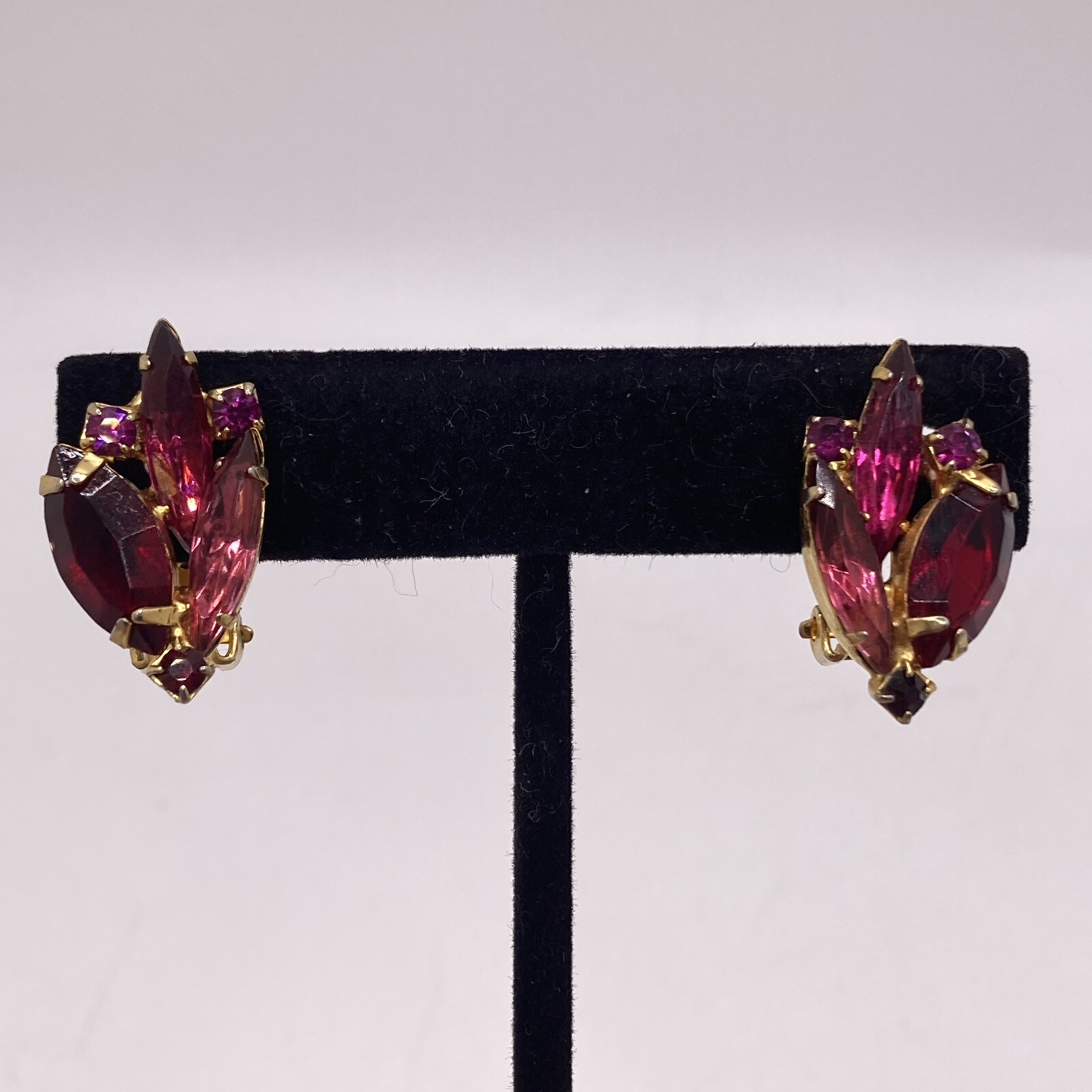VTG Fuchsia Pink Red Glass Rhinestone Gold Tone Clip Earrings