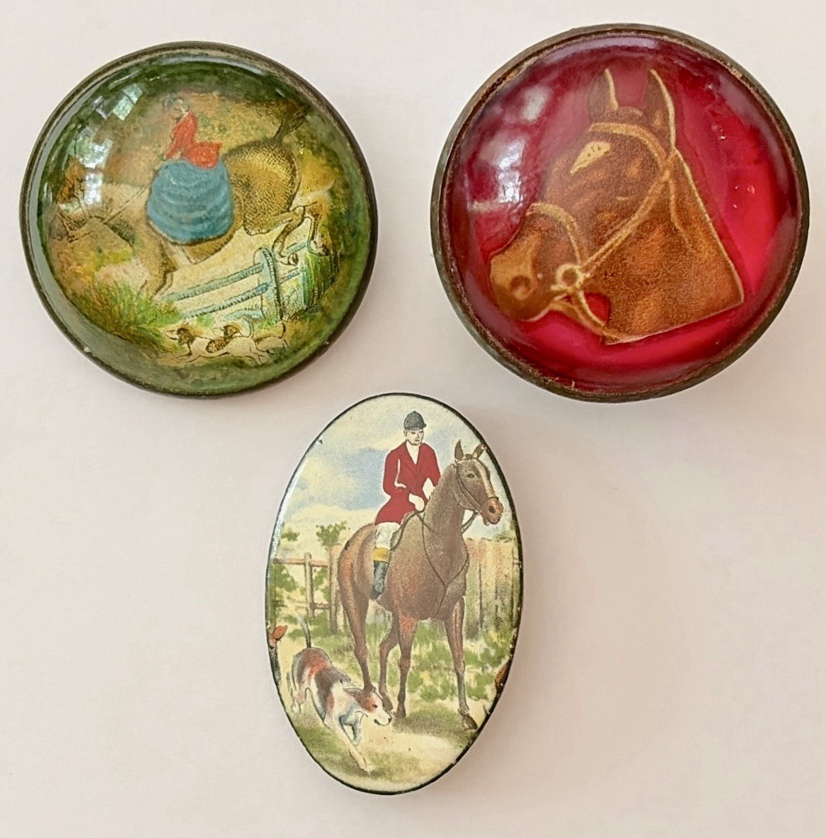 Equestrian Reverse Painted Glass Cabochon Brooch Pin Horse 2 Rosettes & 1 Pin