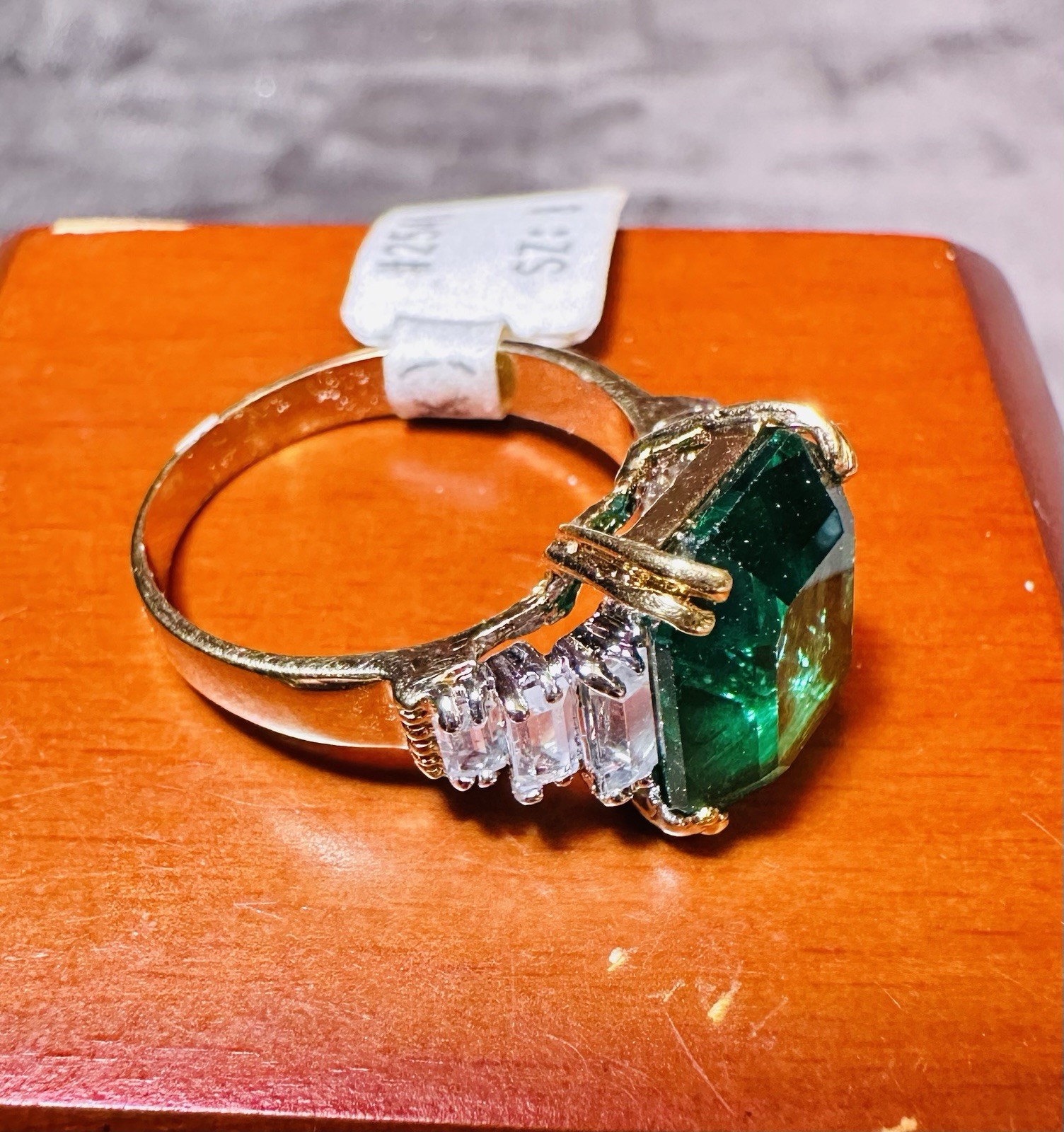 Vintage Austrian Crystal Emerald Cut Green Ring w Wood Box & New Tag Size 8