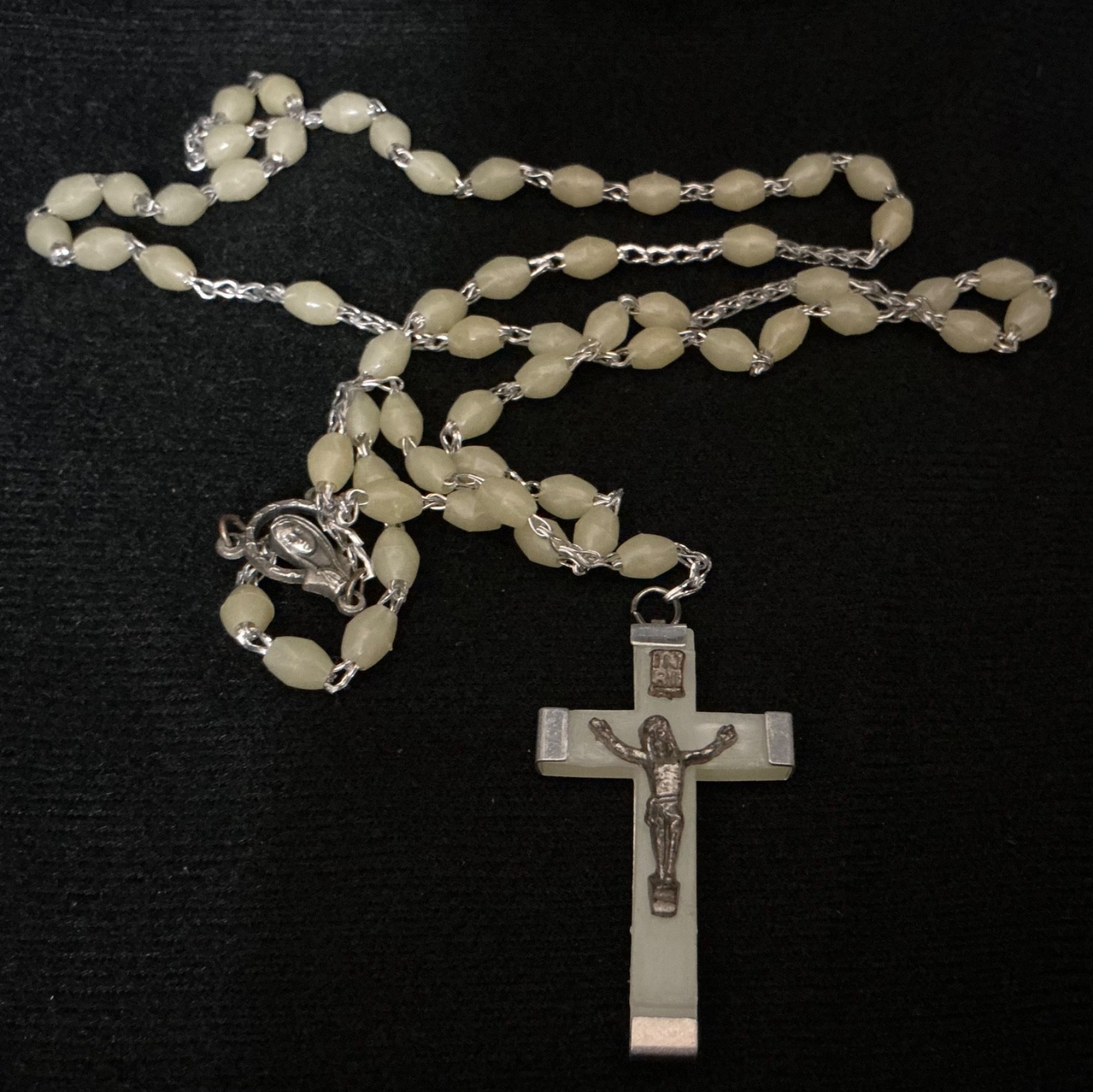 VINTAGE ITALIAN IVORY BEADED ROSARY WITH CRUCIFIX 26-9