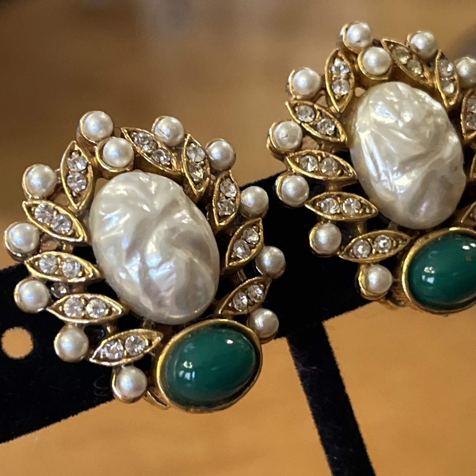 Vintage Faux Mabe & Many Pearls Green Glass Gripoix Cabochon Clip On Earrings