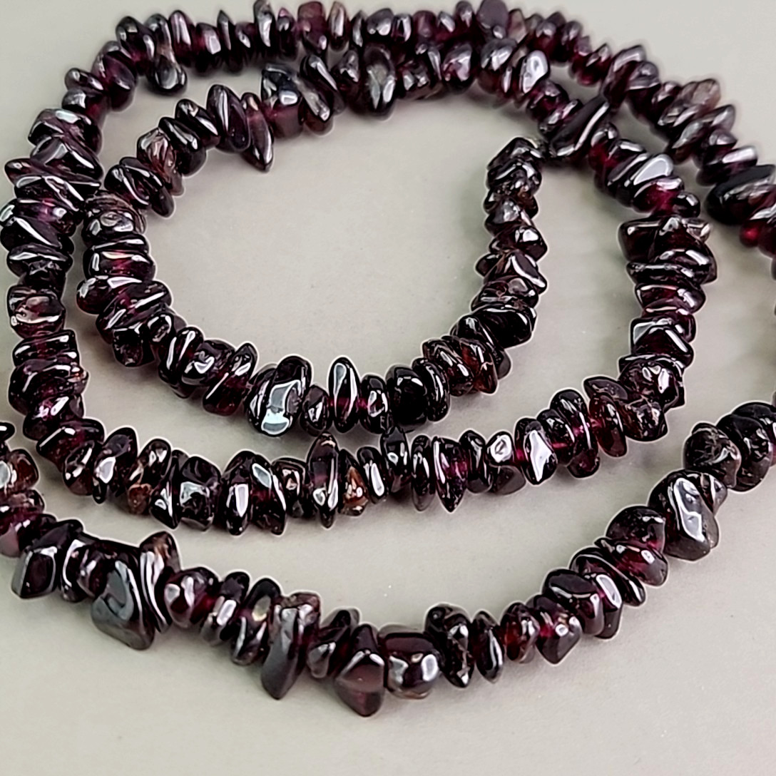Garnet Chip Beaded Necklace Red Purple Heavy 24″
