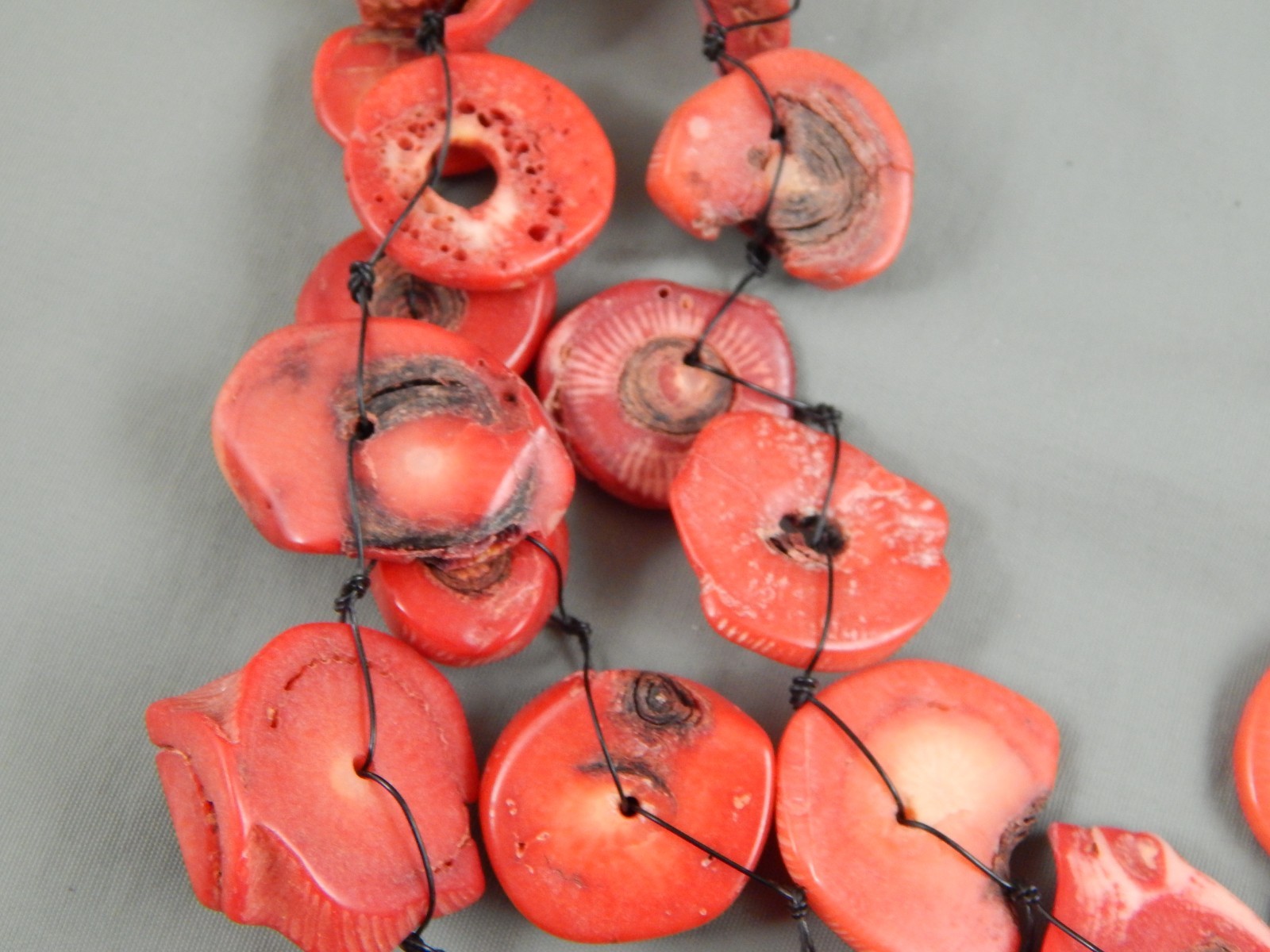 Vintage 3 Strand Sliced Red Bamboo Coral Bib Statement Bead Necklace 24″ adj
