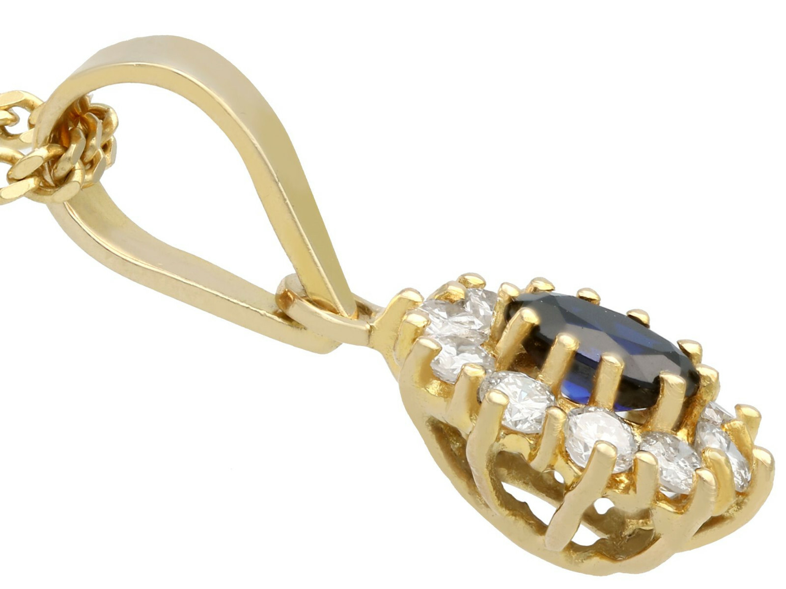 1980s Vintage 0.62 Ct Sapphire 0.35 Ct Diamond 18k Yellow Gold Cluster Pendant