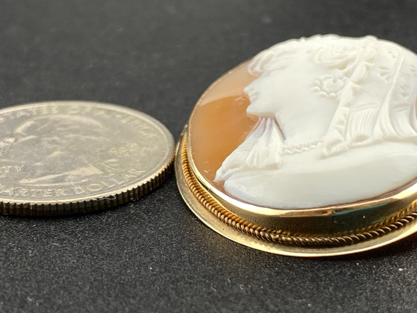 14k Gold Left Facing 1.49″ Hand Carved Cameo Brooch Pin Pendant Authentic 6.7gm