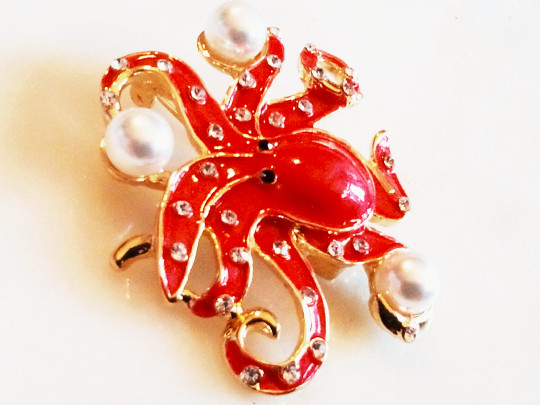 ENAMELED OCTOPUS BROOCH/PENDANT!Red Enameled,Clear Crystals,White Fantasy Pearls