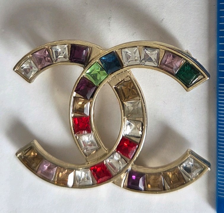 Vintage Designer Brooch Colorful Crystals Rhinestones Gold Tone Almost 2″