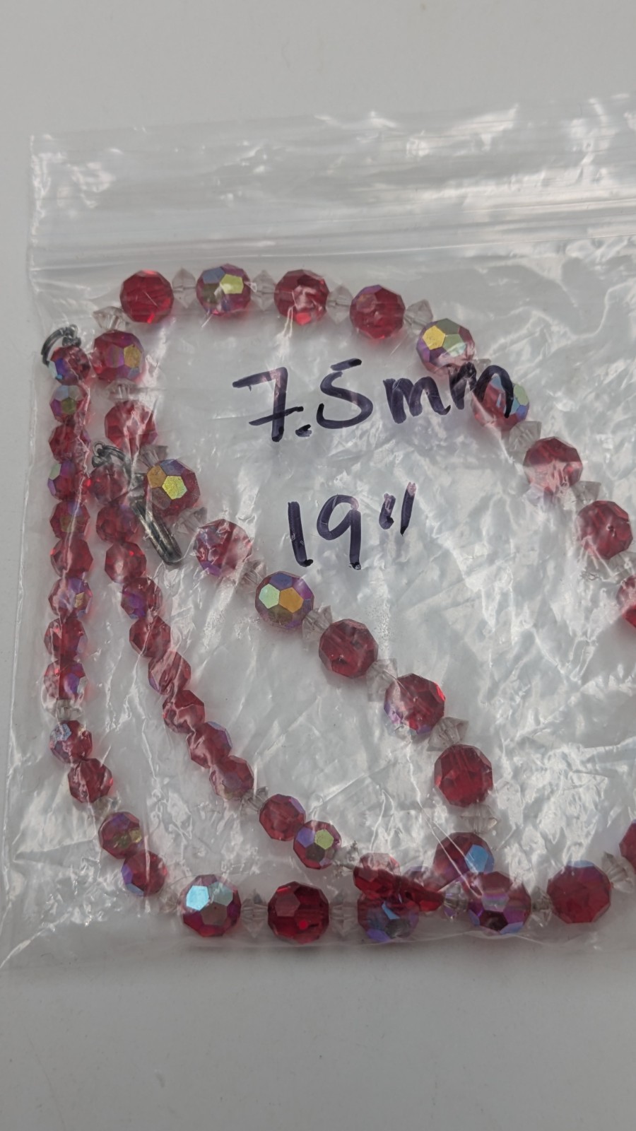 Vintage Ruby Red Iridescent Aurora Borealis Facetted Glass Bead 19″ Necklace