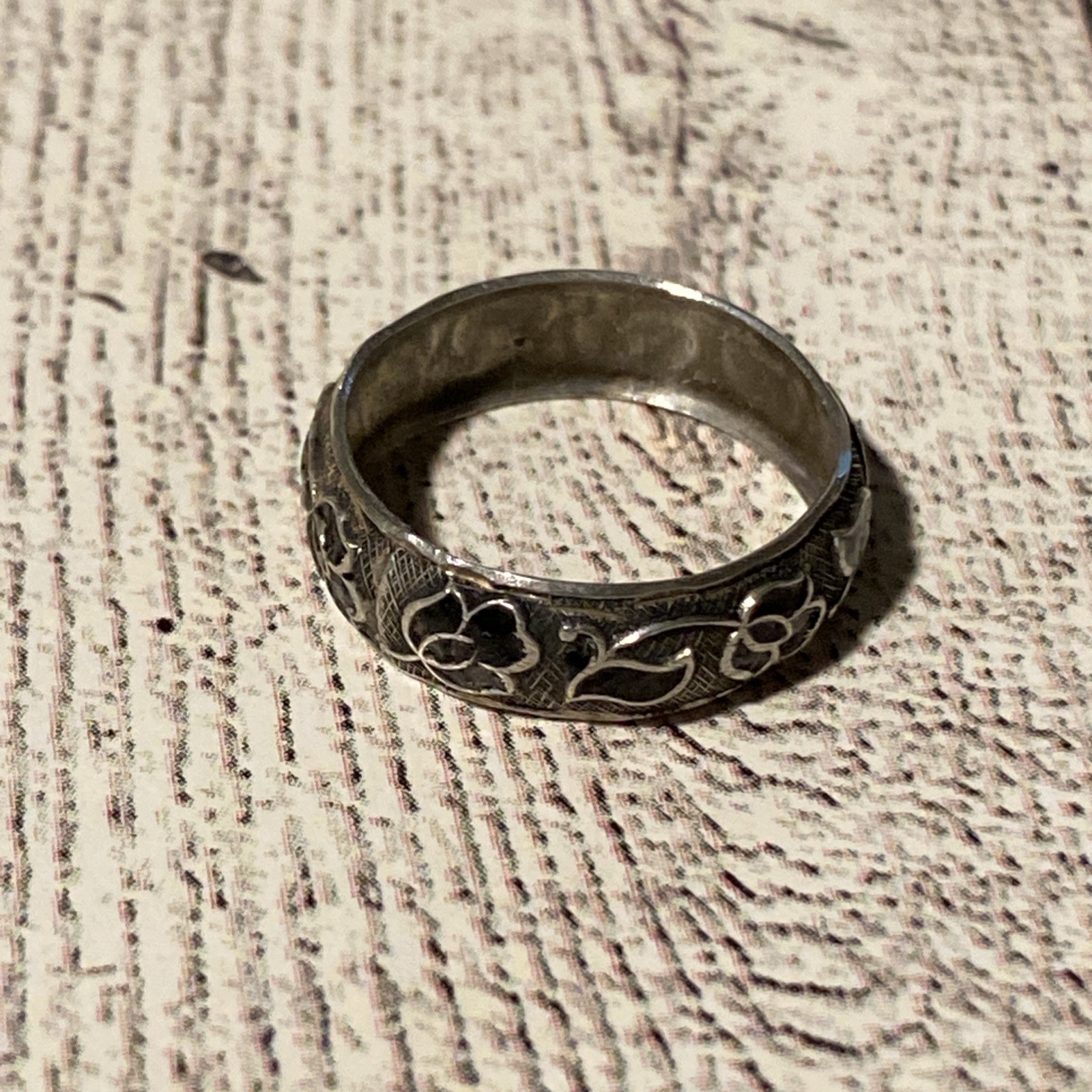 Vintage Art Nouveau Sterling Floral Scroll Leaf Textured Enamel Band Ring Size 6
