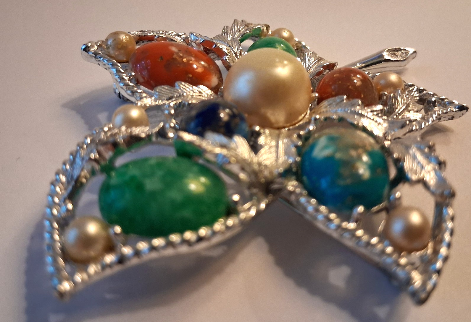 Vtg 1968 UV Glow SARAH COVENTRY Fantasy Brooch Silver Leaf Multicolor 3″ x 2.25″