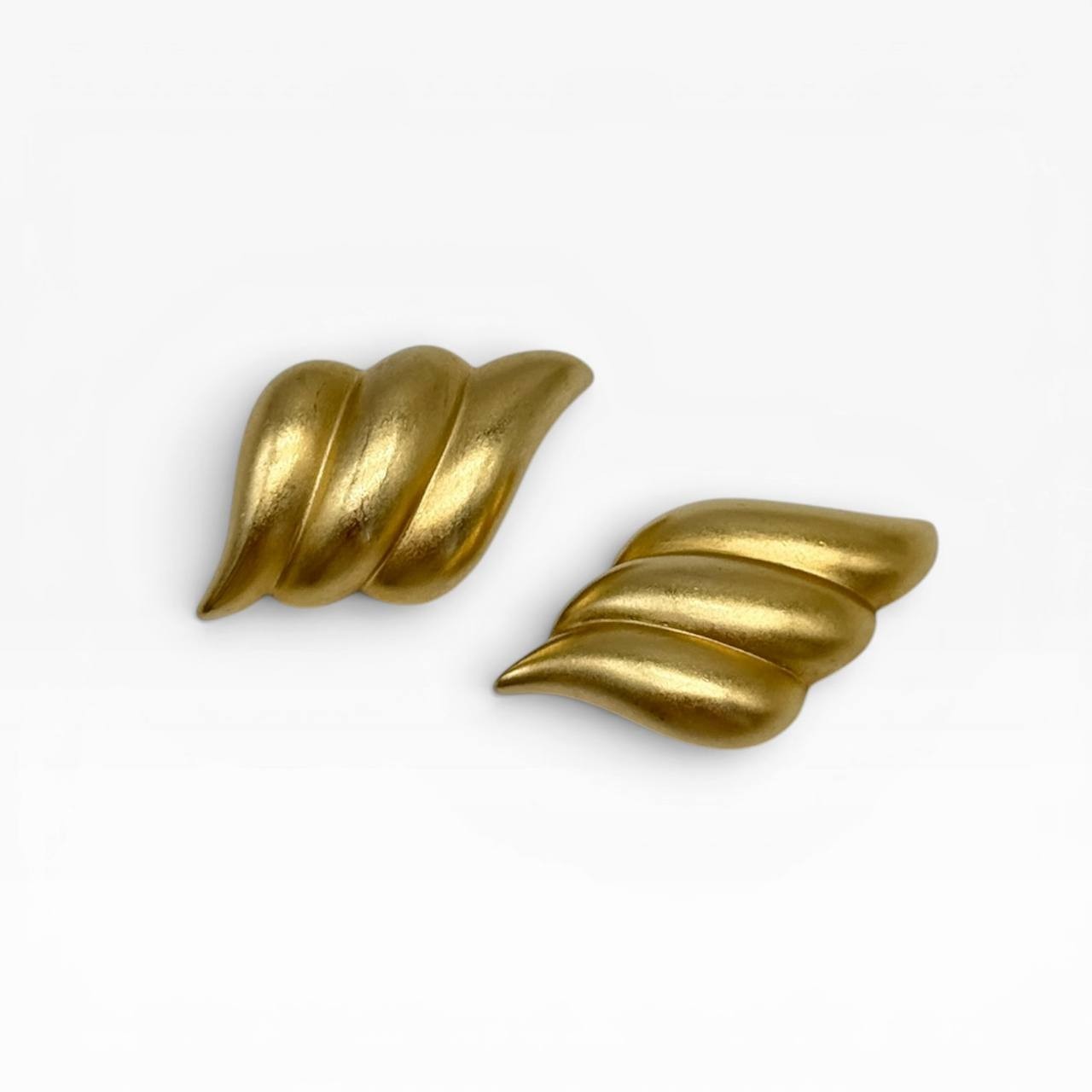 Vintage Erwin Pearl Gold Tone Clip-On Earrings Matte Gold Sculptural Wave 1980s