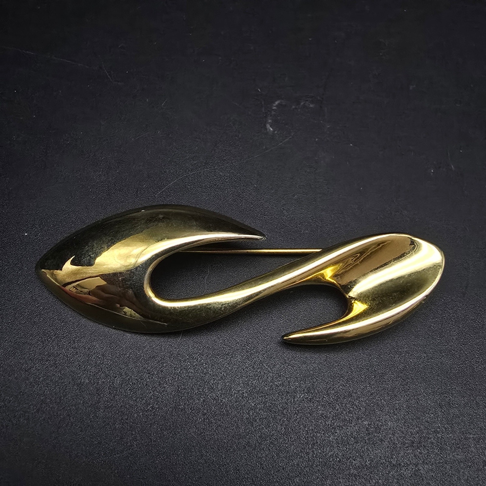 Curved Ribbon Gold Tone Brooch S Shape Vintage Costume Jewelry