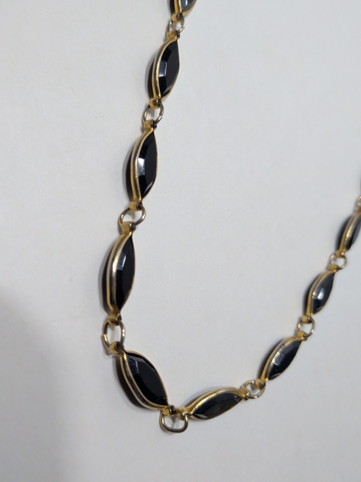 ✨VINTAGE✨ 29″ Goldtone Black Stones / Rhinestones Metal Links Necklace Costume