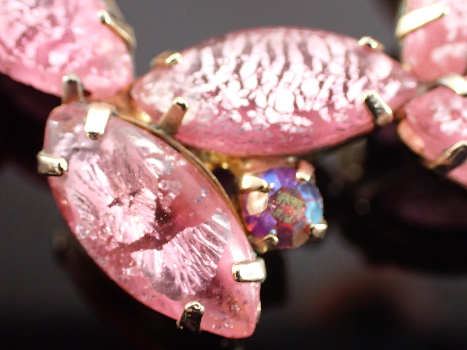 Vintage Pink Foiled Glass Wreath Brooch Gold Tone Rhinestones 2″