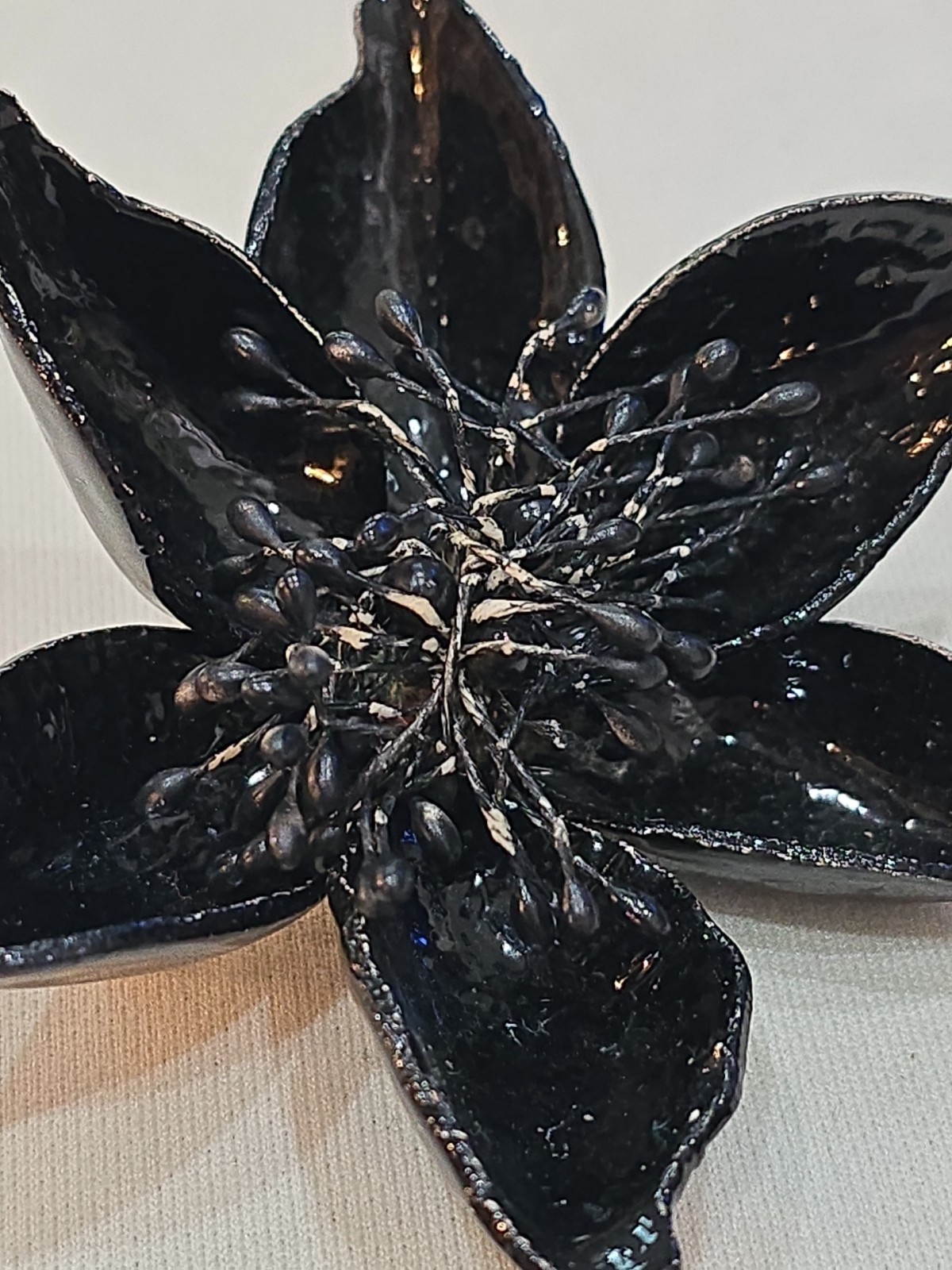 Vintage 1930s-1950s Large Black Enamel Flower Brooch (520)