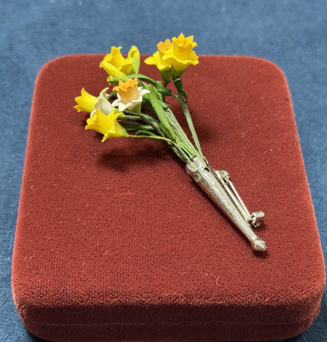Vintage Daffodil Flower Brooch Pin Bouquet Stems Yellow Silver Tone Fabric Metal
