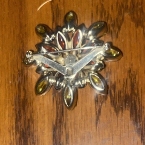 Vintage Style Green /brown Flower Resin Gem Brooch With Gold-Tone Backing