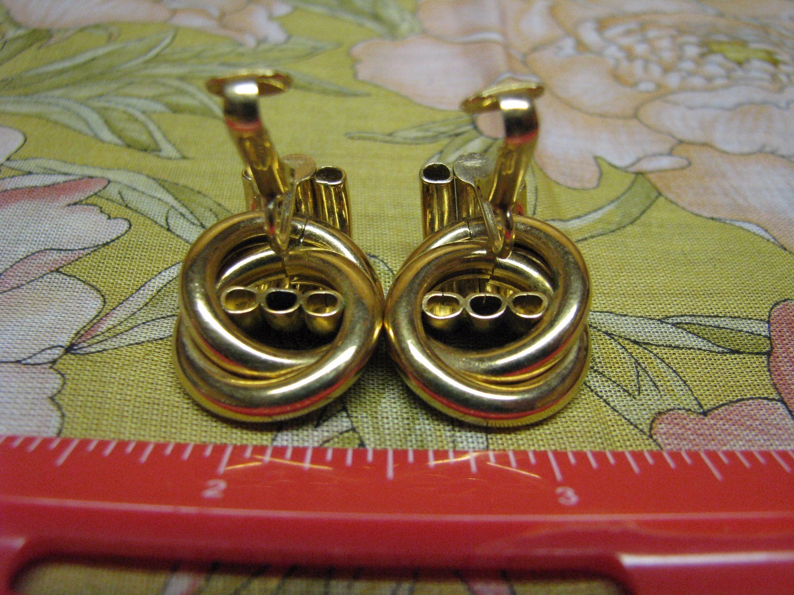 VINTAGE 60’s 70’s 80’s Pipe Valve Faux Gold Clip-On Costume Jewelry Earrings