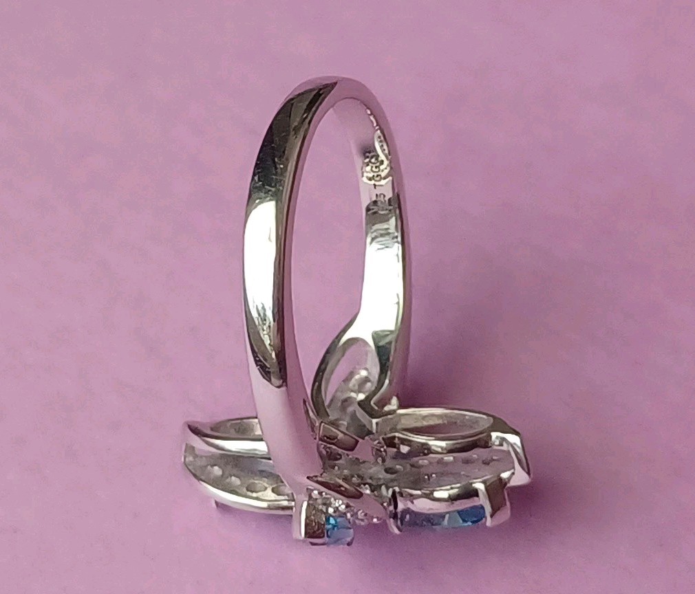 TGGC Sterling Silver Blue Topaz & White Spinel Flower Ring Size 7.75