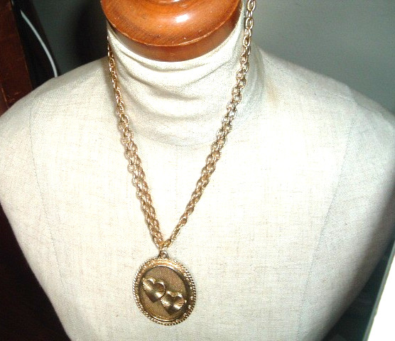 Victorian Golden Hearts Pendant Necklace 34″ Double Link Chain