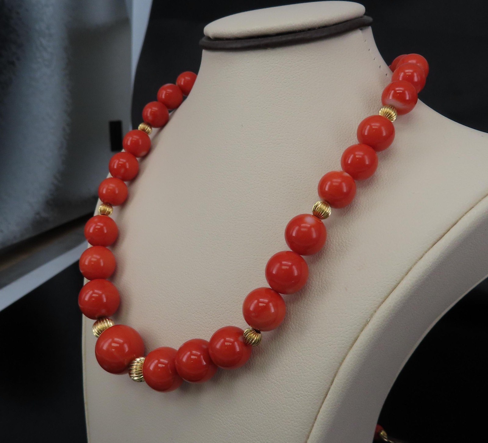 Vintage 12.5-5mm Natural Untreated Coral 14K Yellow Gold 22.5″ Necklace 45.5g